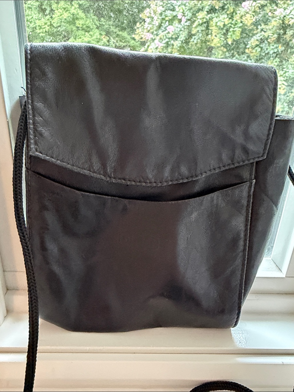 Gucci Black Leather Crossbody with Front Pocket